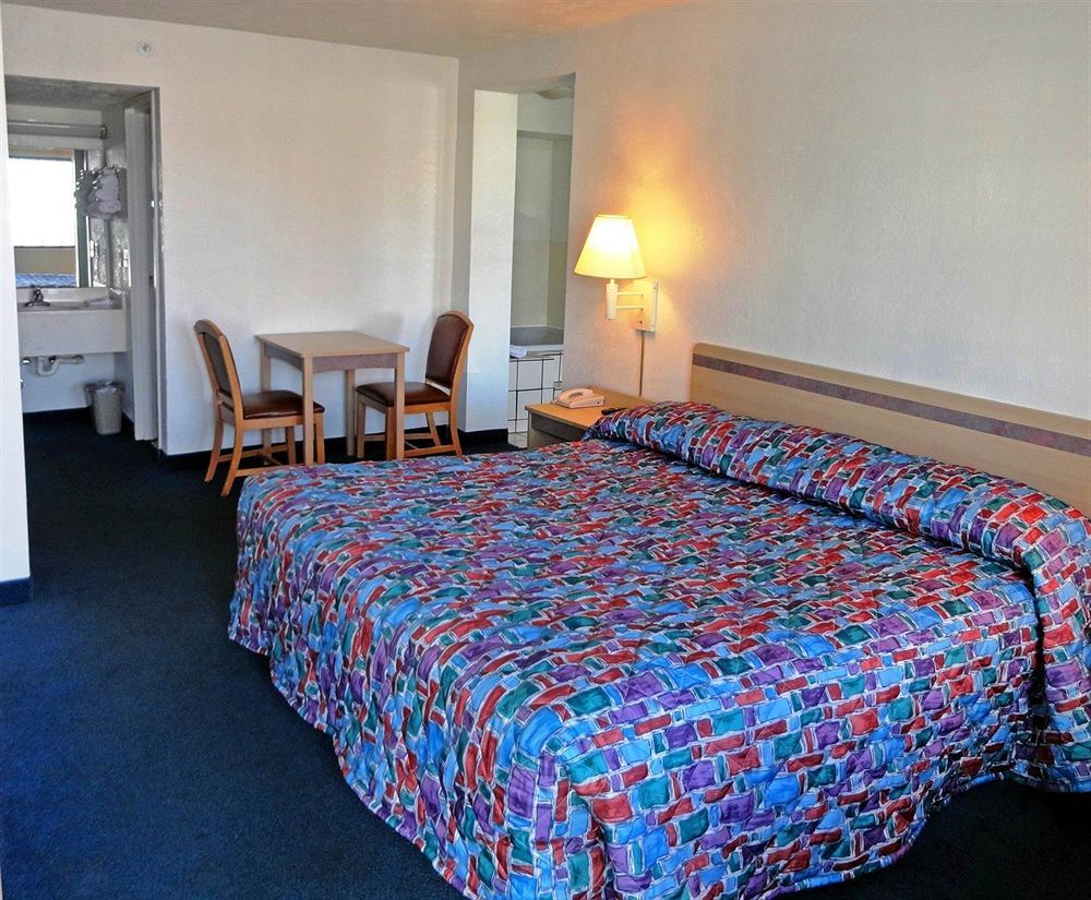 Days Inn By Wyndham Indianapolis South Екстер'єр фото