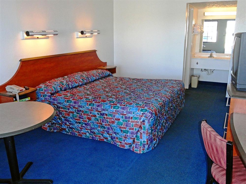 Days Inn By Wyndham Indianapolis South Екстер'єр фото