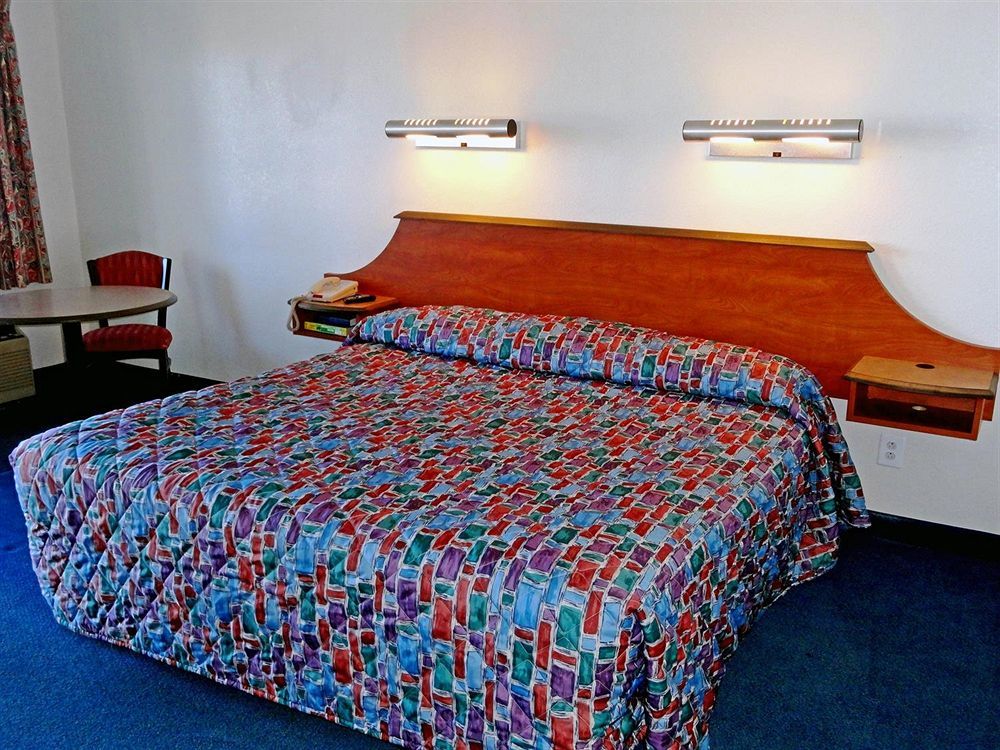 Days Inn By Wyndham Indianapolis South Екстер'єр фото