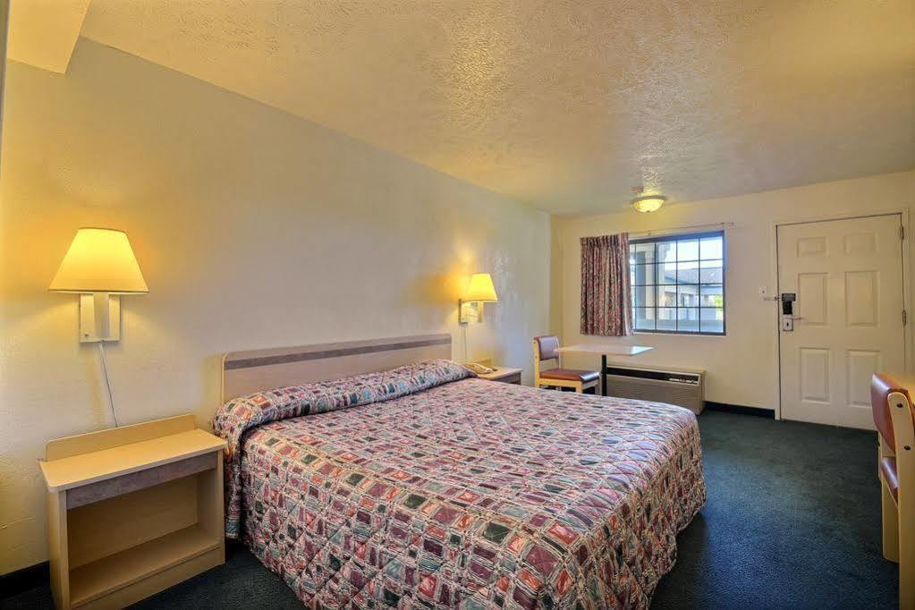 Days Inn By Wyndham Indianapolis South Екстер'єр фото