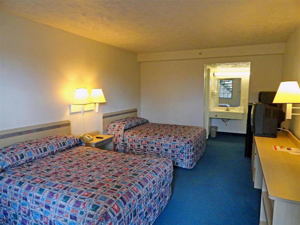 Days Inn By Wyndham Indianapolis South Номер фото